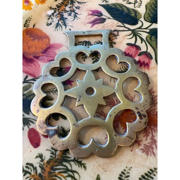 Brass Medallion: Star & Cut out Heart Design - Picture 2 of 5